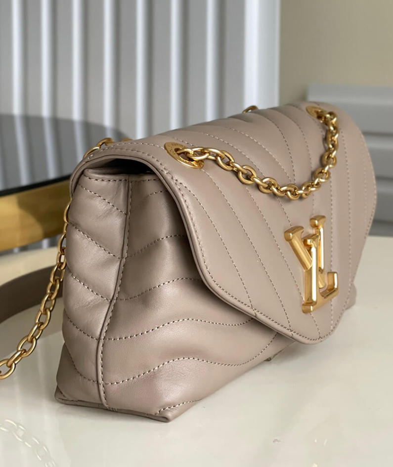 LV NEW WAVE CHAIN BAG