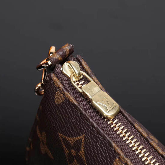 LV Mini Pochette Accessoires