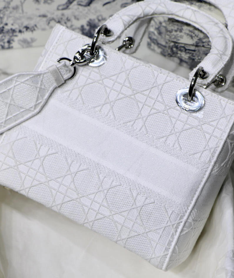 DIOR MEDIUM LADY D-LITE BAG