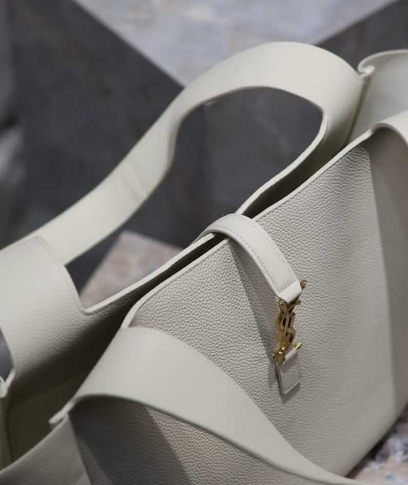LE 5 A 7 BEA IN GRAINED LEATHER