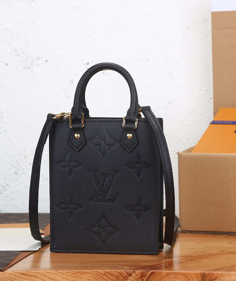 LV PETIT SAC PLAT