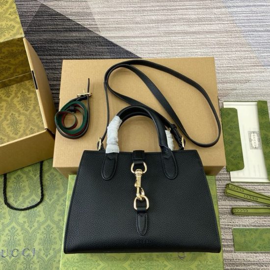 GUCCI DIANA MEDIUM SHOULDER BAG