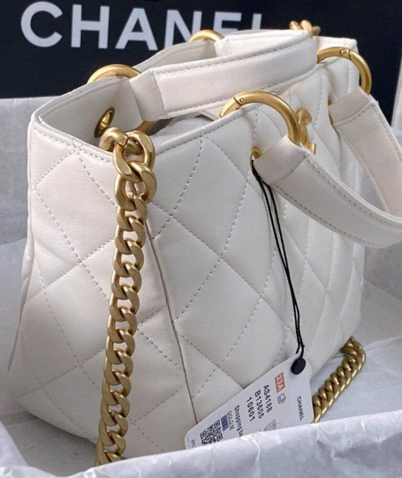 CHANEL SHOPPING BAG