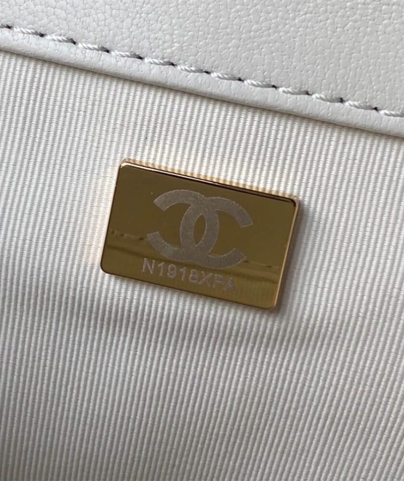 CHANEL 24C