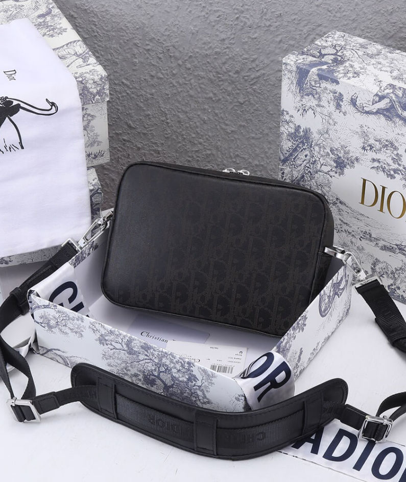 DIOR SAFARI MESSENGER BAG