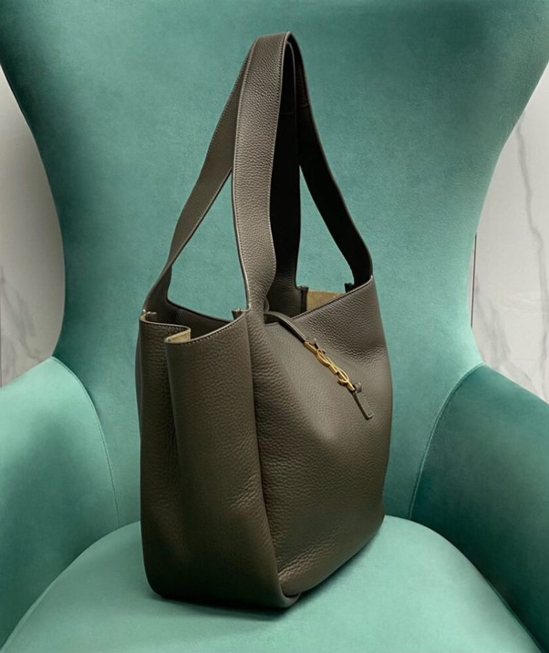 LE 5 A 7 BEA IN GRAINED LEATHER