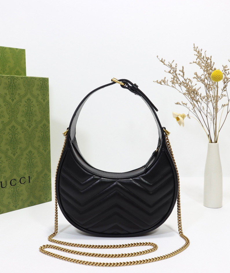 GG Marmont half-moon-shaped mini bag