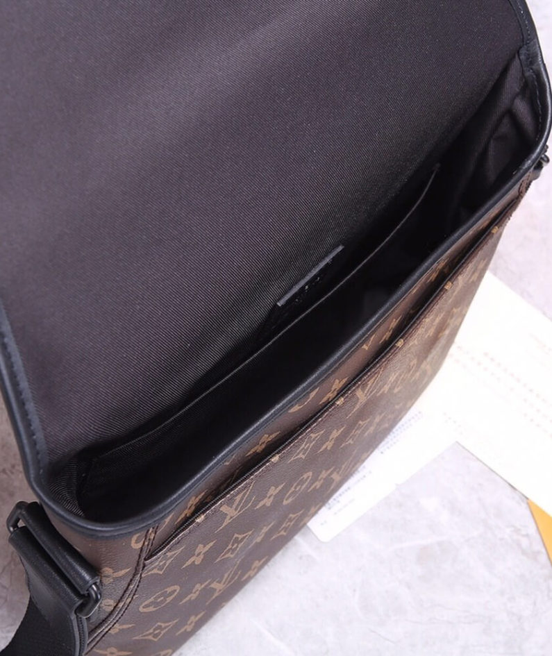 MAGNETIC MESSENGER