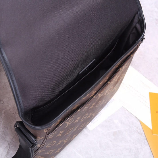 MAGNETIC MESSENGER MAGNETIC MESSENGER