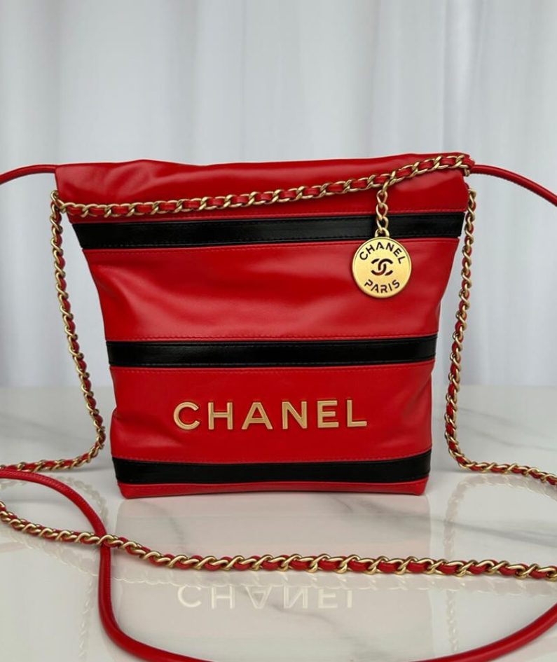 CHANEL 22 MINI HANDBAG