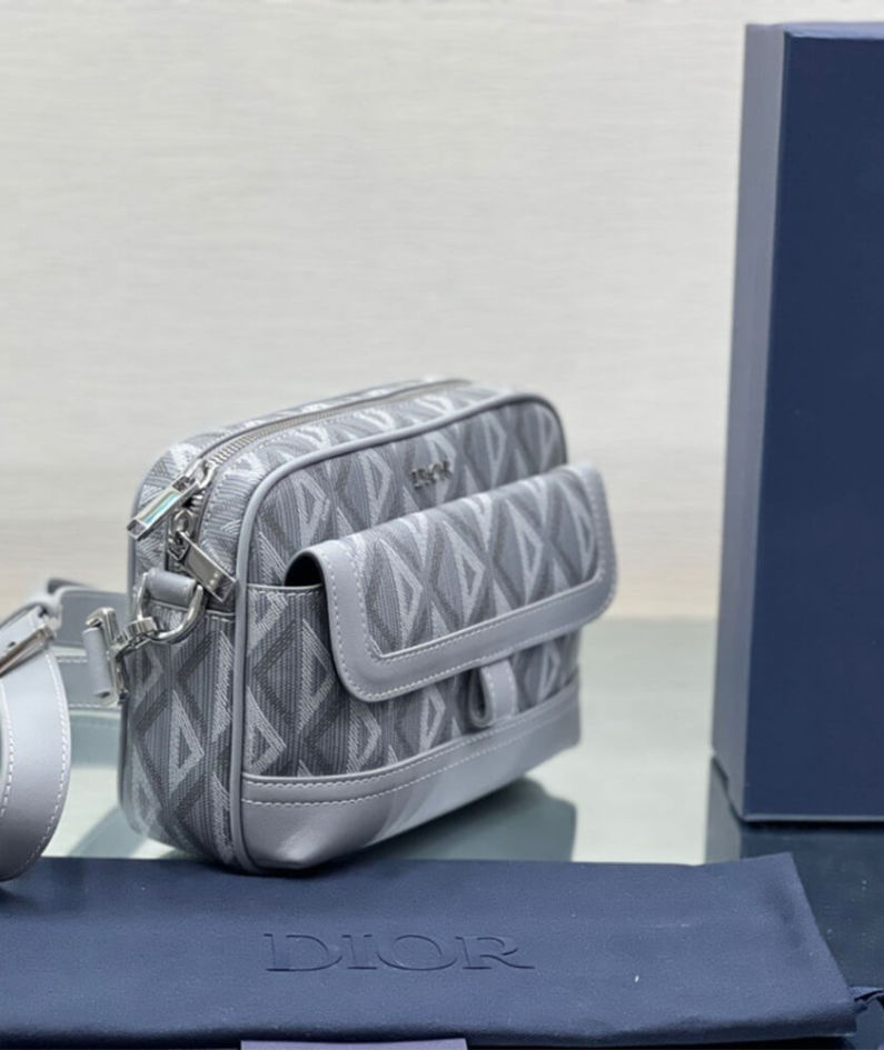 DIOR HIT THE ROAD MESSENGER POUCH