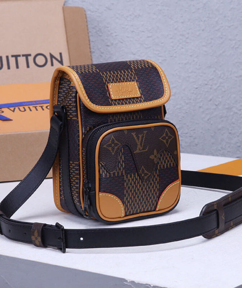 Nano Amazone Messenger Bag