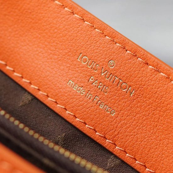 LV Dauphine Soft MM LV Dauphine Soft MM