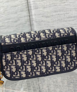 30 MONTAIGNE AVENUE BAG