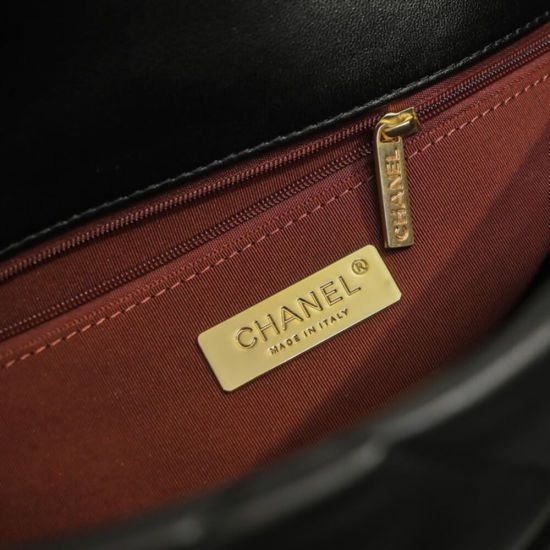 CHANEL 19 MAXI HANDBAG CHANEL 19 MAXI HANDBAG