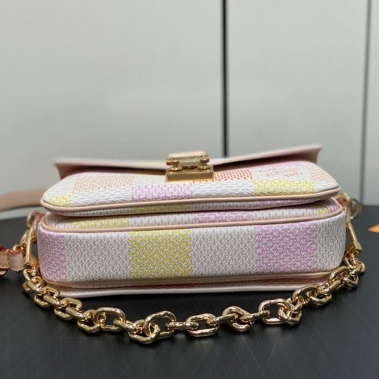 LV Pochette Metis East West LV Pochette Metis East West