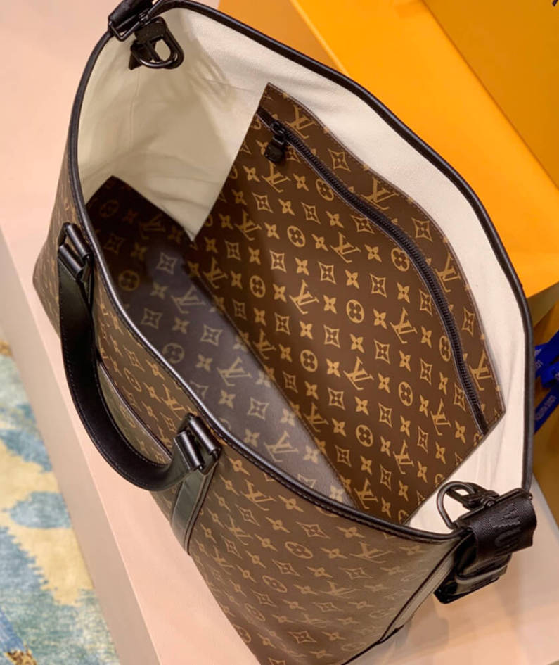 LV WEEK-END TOTE GM