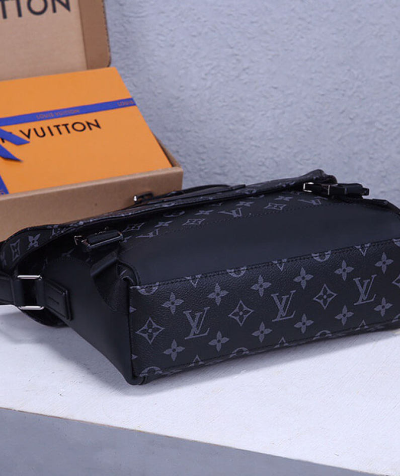 LV Messenger PM Voyager Bag