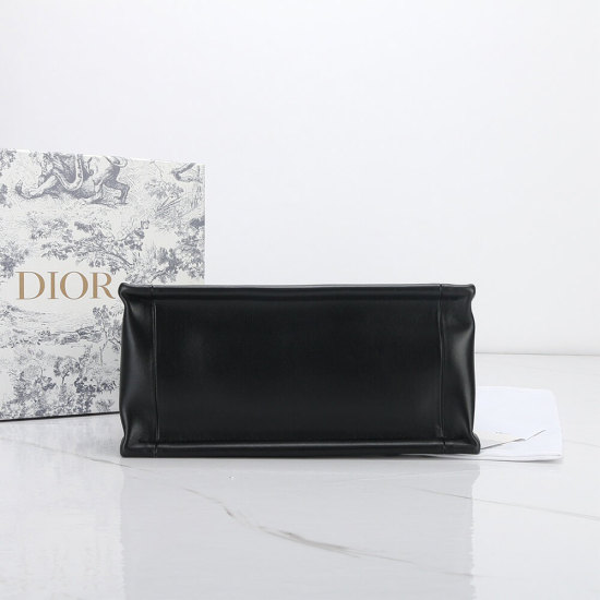 SMALL DIOR ESSENTIAL TOTE BAG