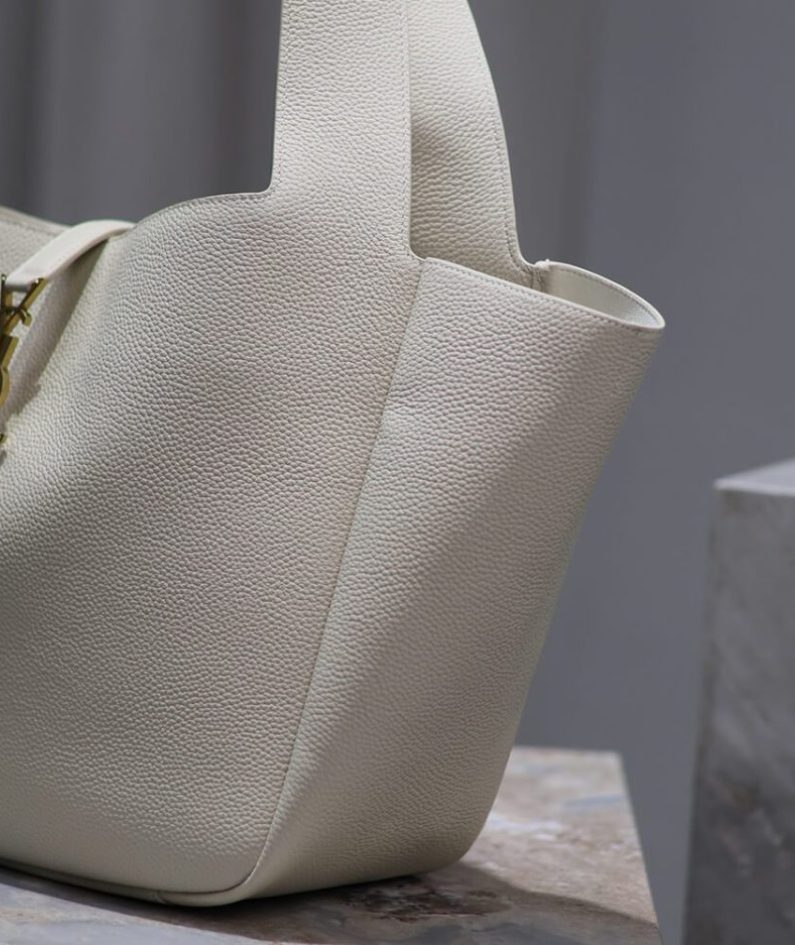 LE 5 A 7 BEA IN GRAINED LEATHER
