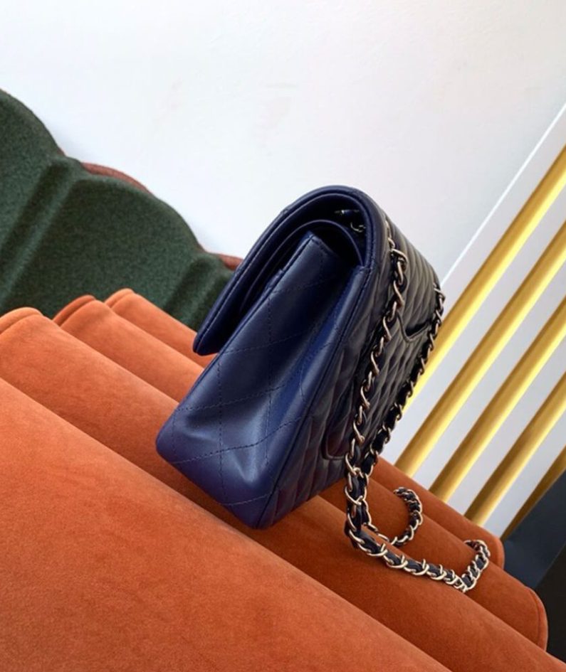CHANEL CLASSIC 11.12 HANDBAG(high-end grade)
