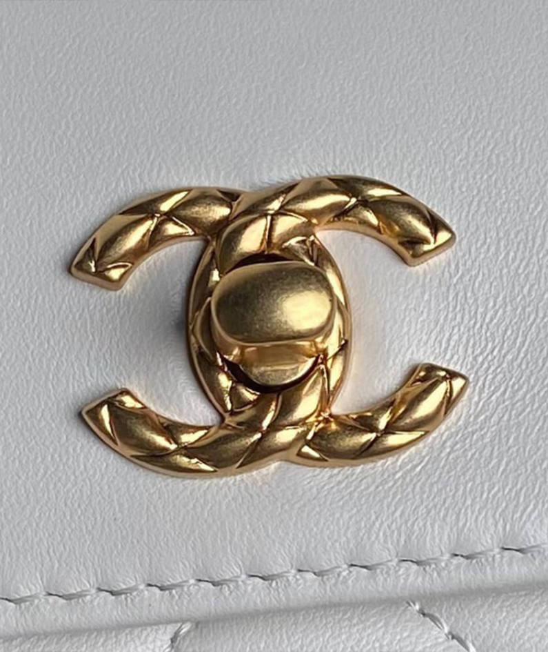 CHANEL Clutch