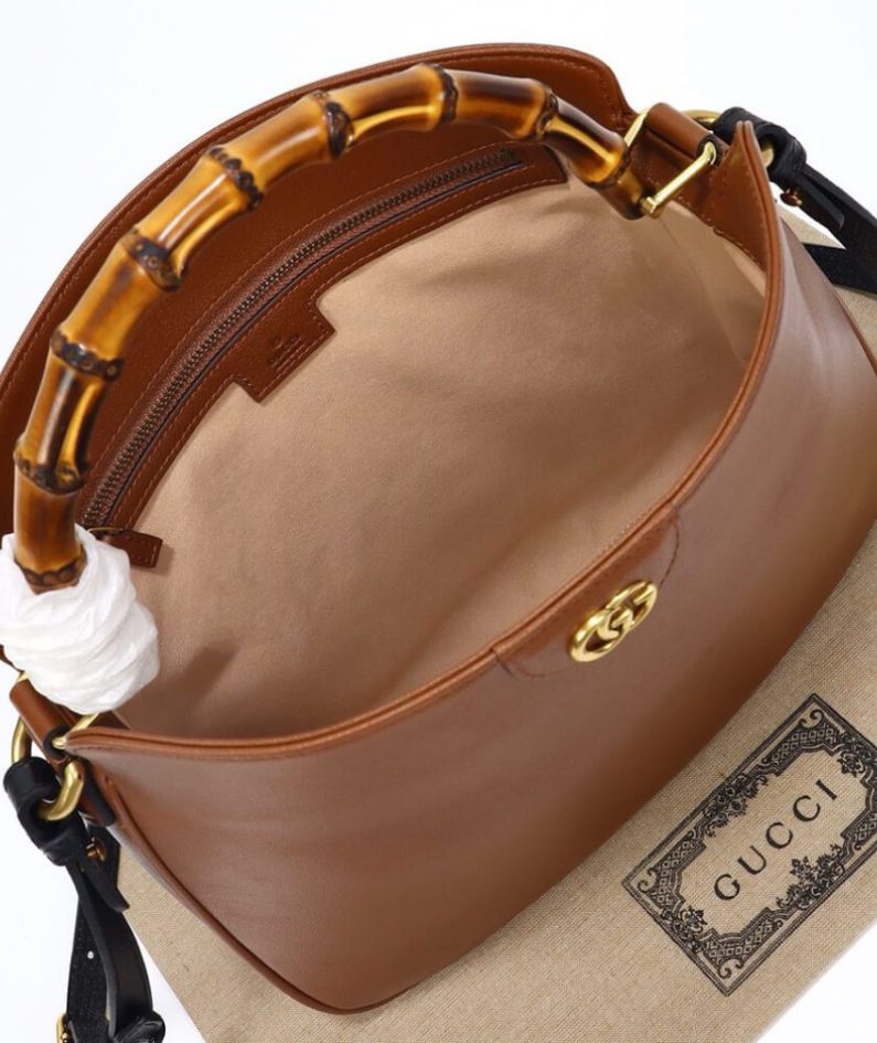 GUCCI DIANA MEDIUM SHOULDER BAG