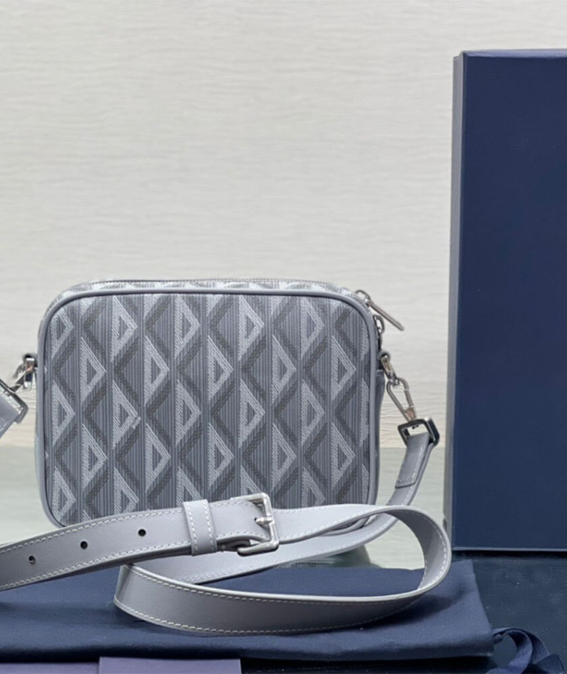 DIOR HIT THE ROAD MESSENGER POUCH