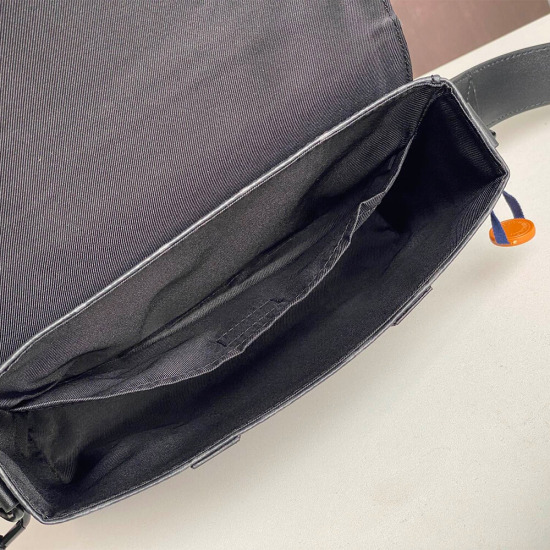 TRUNK MESSENGER