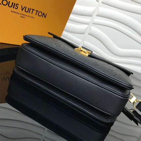 LV Pochette Metis Handbag LV Pochette Metis Handbag