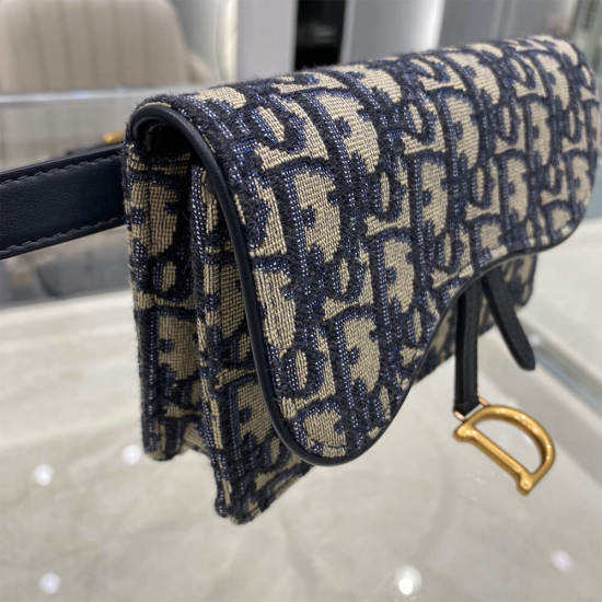 SADDLE BELT POUCH