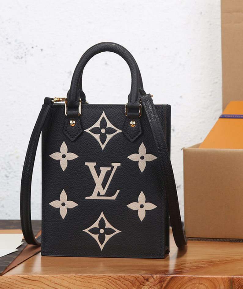 LV PETIT SAC PLAT