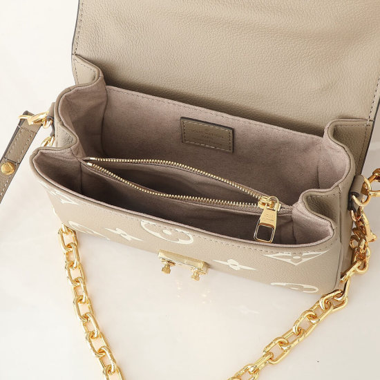 LV Pochette Metis East West LV Pochette Metis East West