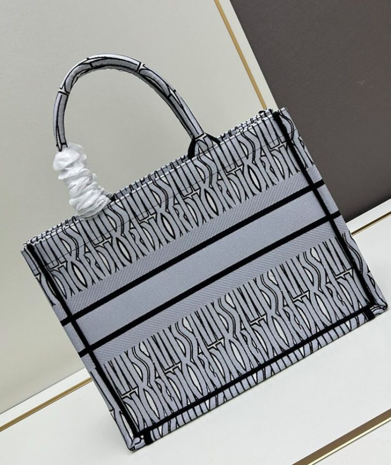 Medium Dior Book Tote