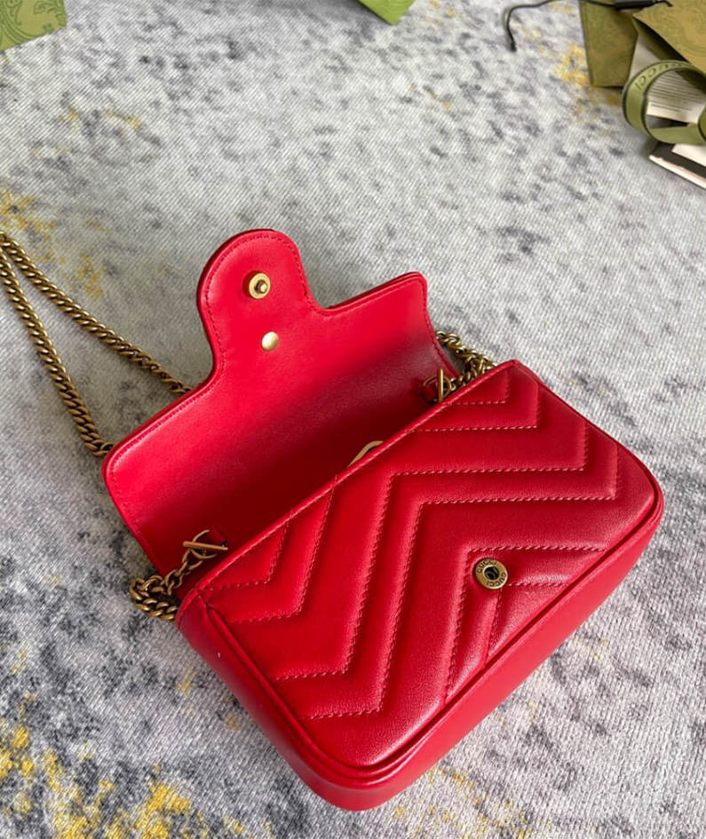 GG Marmont matelasse leather super mini bag