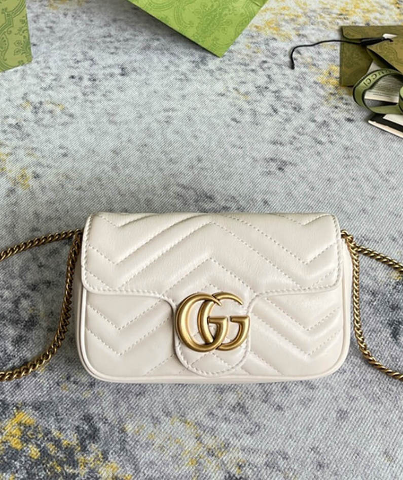GG Marmont matelasse leather super mini bag