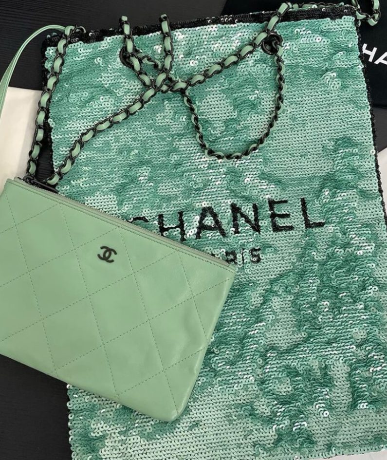CHANEL SHOPPING BAG