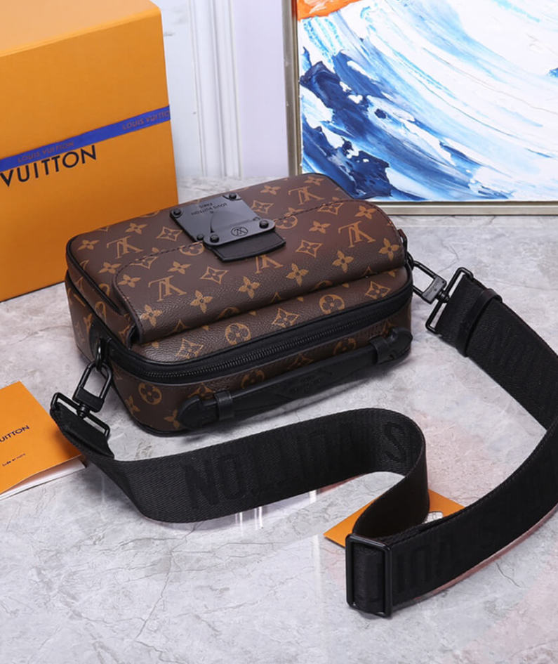 LV S LOCK MESSENGER
