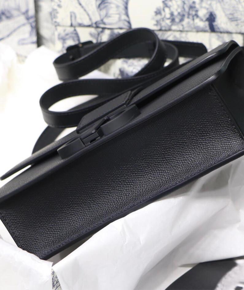 30 MONTAIGNE BAG