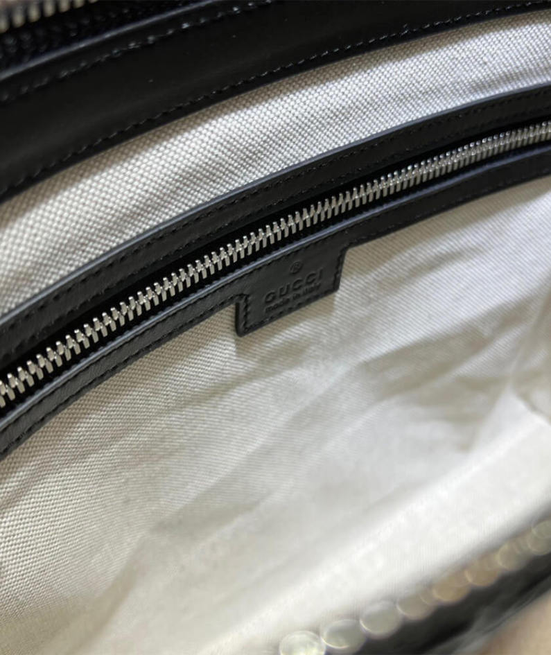 GG embossed medium messenger bag