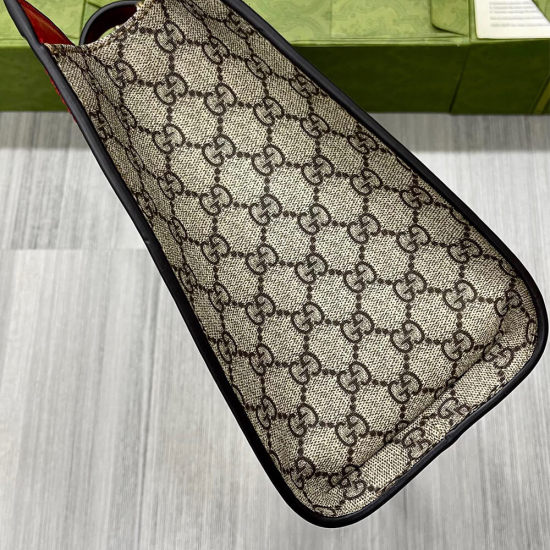 Padlock medium GG shoulder bag Padlock medium GG shoulder bag