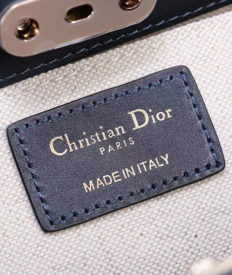 MEDIUM DIOR KEY BAG