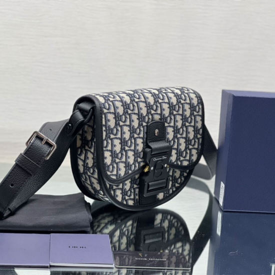 MINI GALLOP BAG WITH STRAP MINI GALLOP BAG WITH STRAP