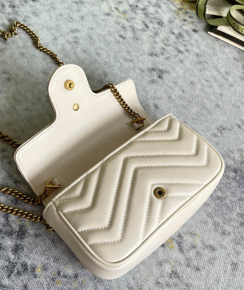 GG Marmont matelasse leather super mini bag