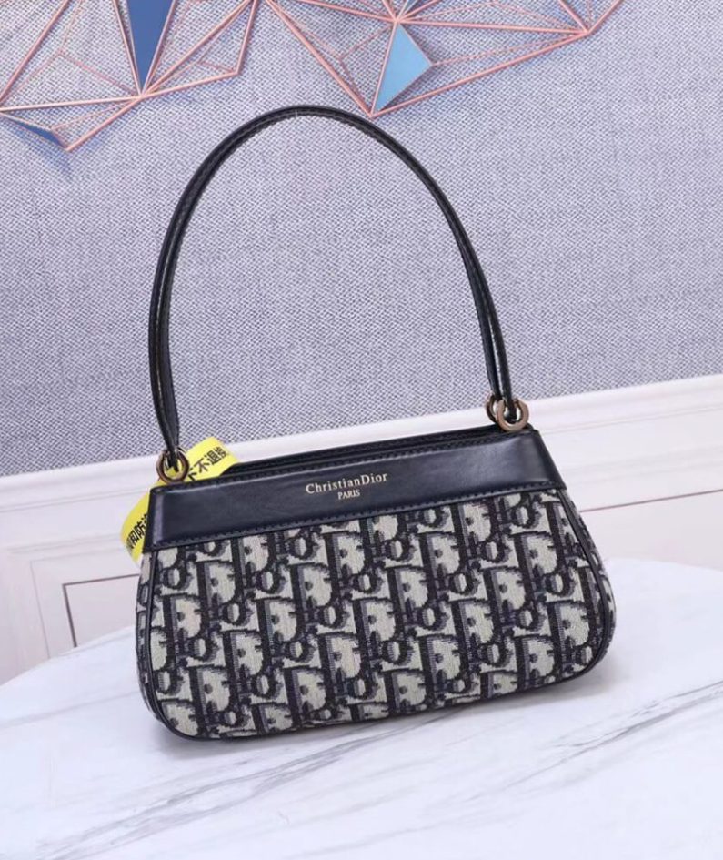 MEDIUM DIOR KEY BAG