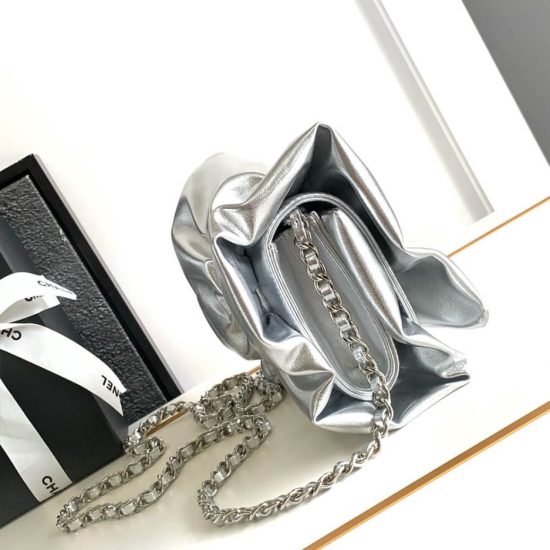 CHANEL Clutch