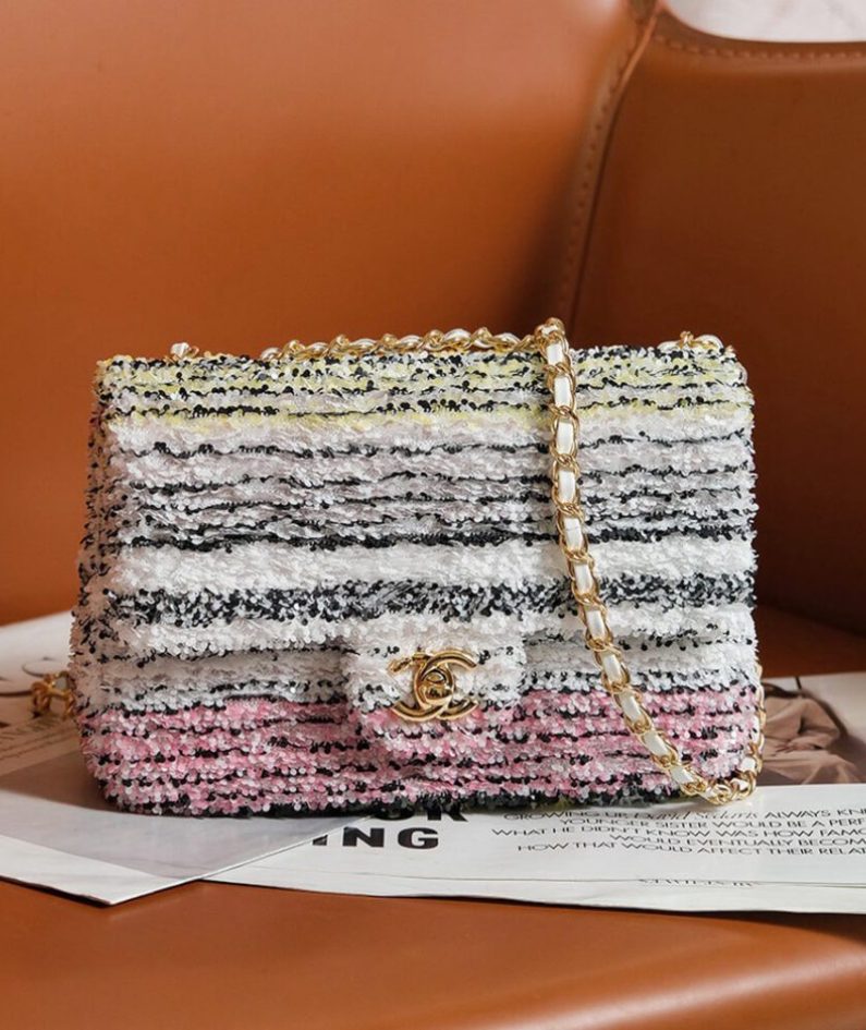 CHANEL SMALL FLAP BAG