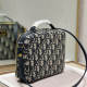 30 MONTAIGNE BOX BAG