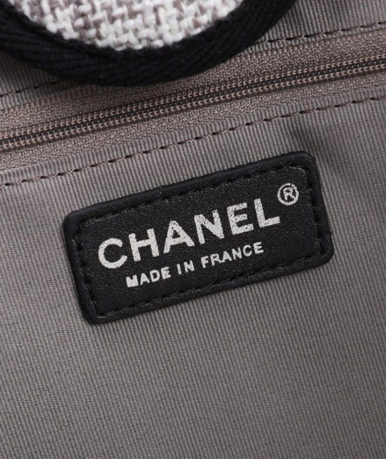CHANEL Woven Straw Raffia Striped Medium Deauville Tote CHANEL Woven Straw Raffia Striped Medium Deauville Tote