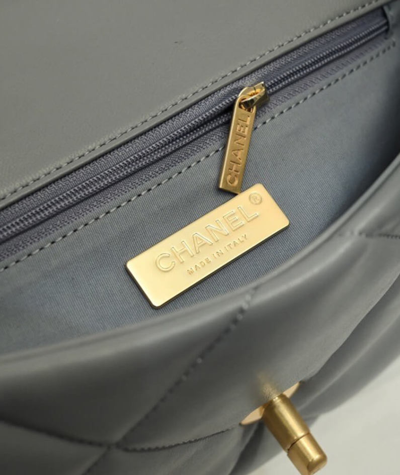 CHANEL 19 HANDBAG